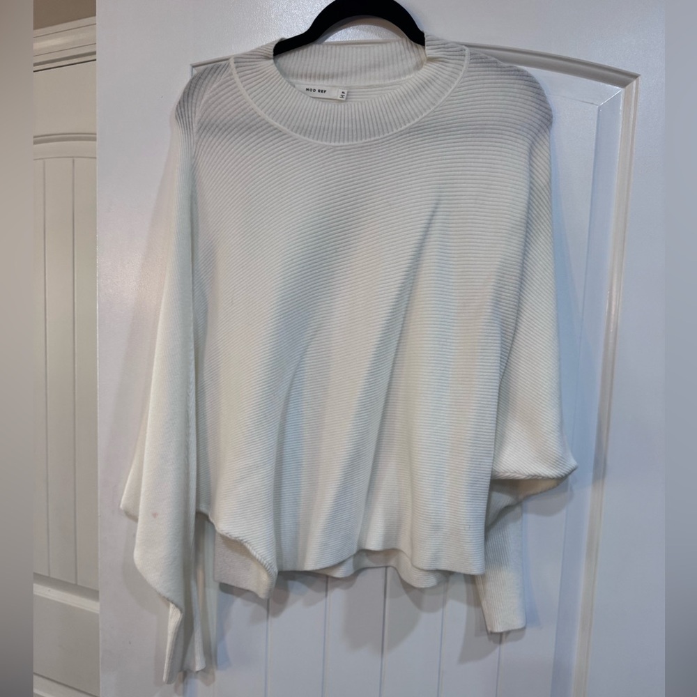 Mod Ref White Ribbed Crew Neck Sweater